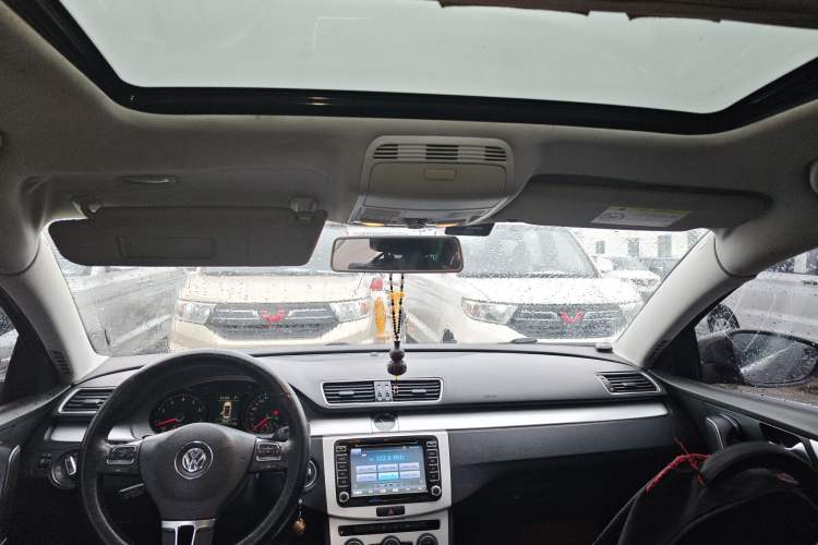 Used Volkswagen Magotan 2015 1.8TSI Advanced Model Headliner