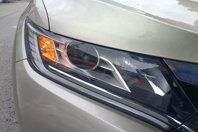 Used Honda UR-V 2017 240TURBO Two-Wheel Drive Classic Edition China V Right Front Headlight