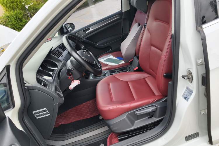 Used Volkswagen Golf 2014 1.4TSI Automatic Comfort Model Left Front Seat