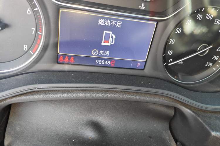 Used Buick Regal 2022 552T Smart Edition Odometer Close Up