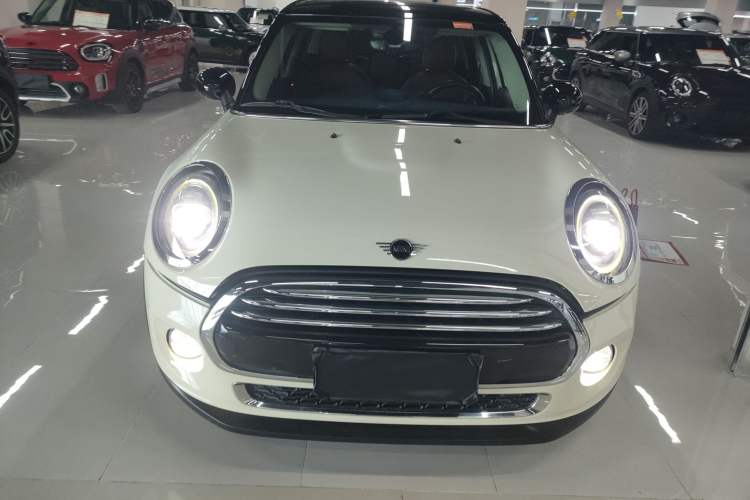 Used MINI MINI 2018 1.5T COOPER Artist Five-Door Edition

