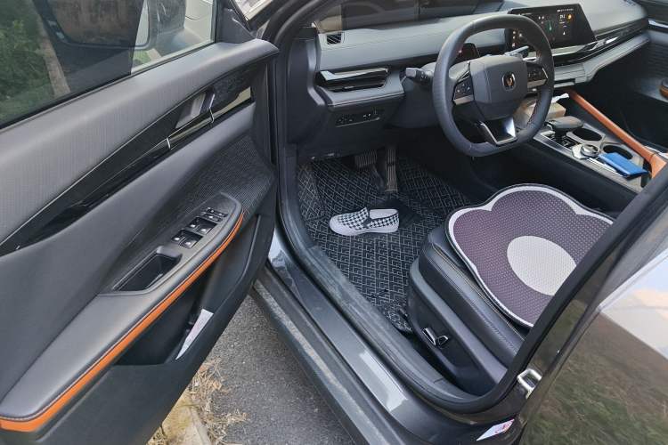 Used Changan UNI-V 2022 1.5T Prestige Version
