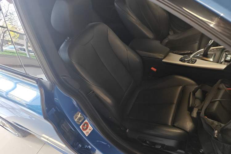 Used BMW 3 Series GT 2014 320i Design Package Model Right Front Seat