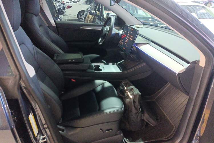 Used Tesla Model Y 2024 Long-Range All-Wheel-Drive Version