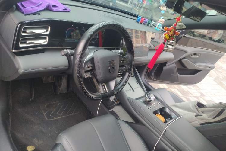 Used BYD Qin L 2024 DM-i 120KM Leading Model Center Console