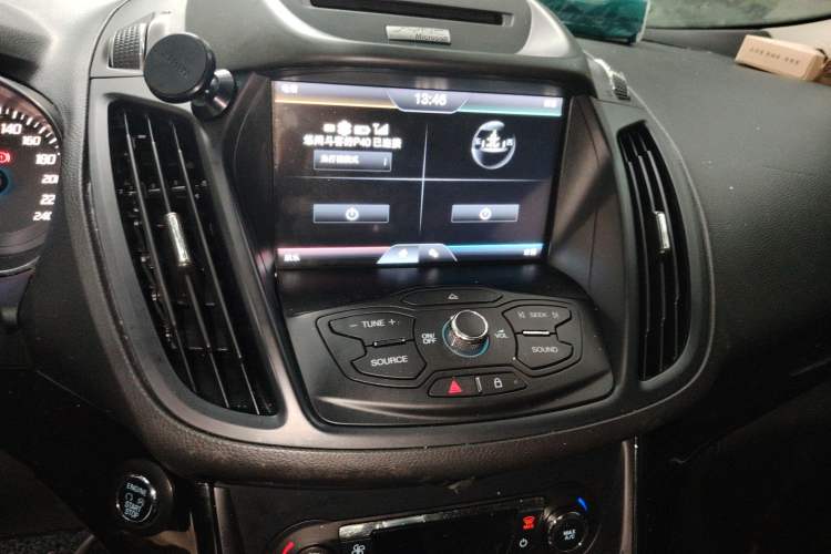 Used Ford Kuga 2013 2.0L GTDi Four-Wheel Drive Premium Model Audio And AC Panel