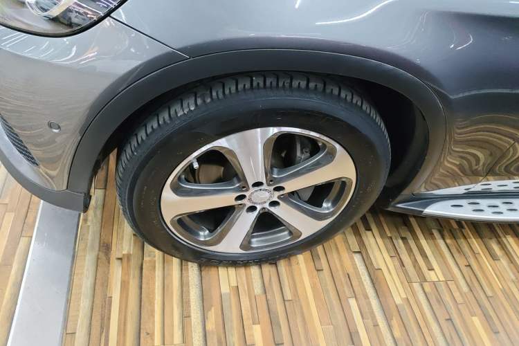 Used Mercedes-Benz GLC 2016 GLC 260 4MATIC Luxury Model
