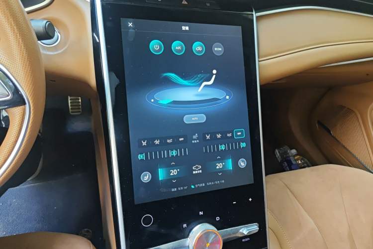 Used Roewe MARVEL X 2018 Rear-Drive Model Audio And AC Panel