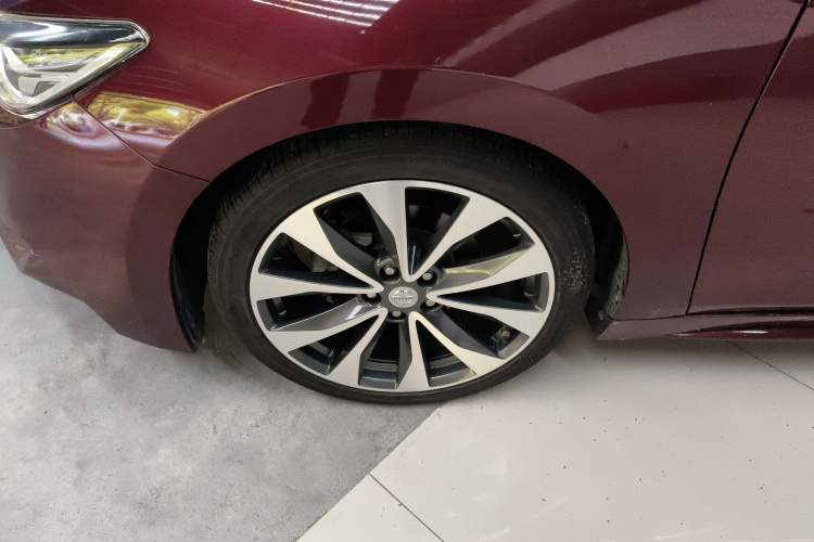 Used Nissan Maxima 2016 2.5L XV Ultimate Edition Left Front Wheel Hub