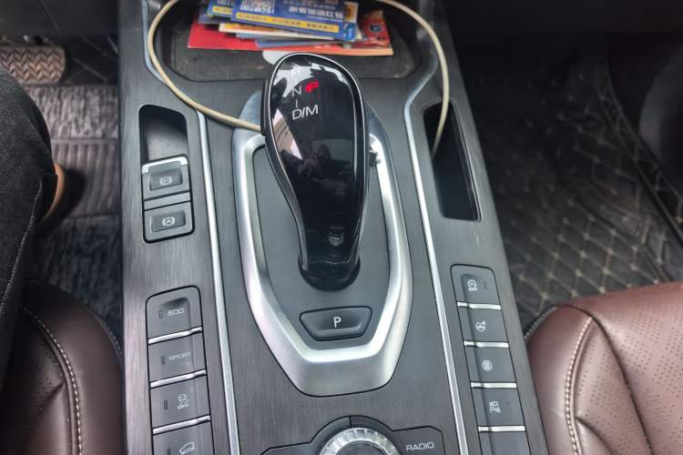 Used Wey VV6 2021 2.0T Two-Wheel Drive Smart Protection+
