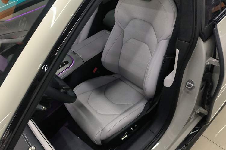 Used Xiaomi Auto SU7 2024 Four-Wheel-Drive Max Founder's Edition
