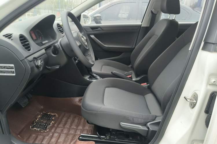 Used Volkswagen Jetta 2015 Value Edition 1.6L Automatic Fashion Version
