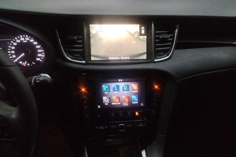 Used Infiniti QX50 2020 2.0T Two-Wheel Drive Fashion Edition Audio And AC Panel