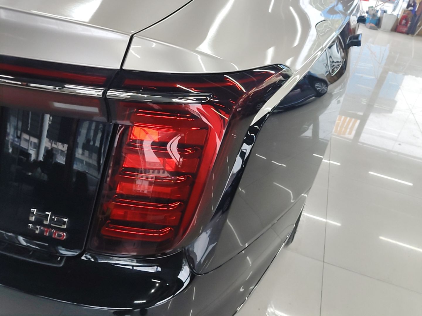 Hongqi H9 2024 2.0T Qixiang Private Style Edition — снимка 9