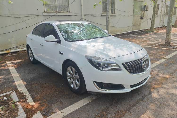 Used Buick Regal 2015 1.6T Elite Tech Model Front Right 45 Deg