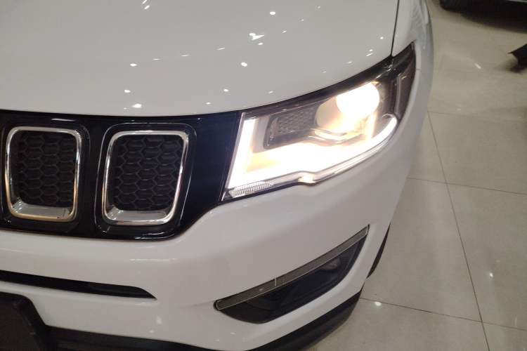 Used Jeep Compass 2017 200T Automatic Family Edition
