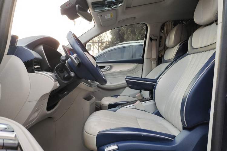 Used Roewe iMAX8 2021 400TGI Supreme Series Ultimate Edition
