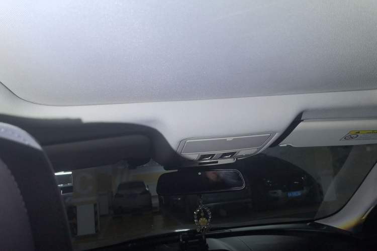 Used Jaguar F-PACE 2016 2.0T Two-Wheel-Drive R-Sport Sport Edition Headliner