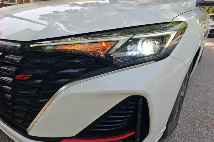 Used CHANGAN Eado 2022 PLUS Blue Whale NE 1.4T GDI DCT Prestige Edition Left Front Headlight