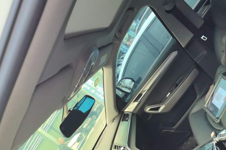 Used Zotye Domy X7 2017 1.8T DCT Prestige Model
