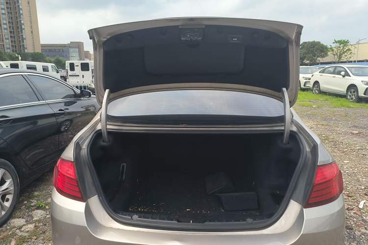 Used BMW 5 Series 2014 528Li Leading Model Trunk