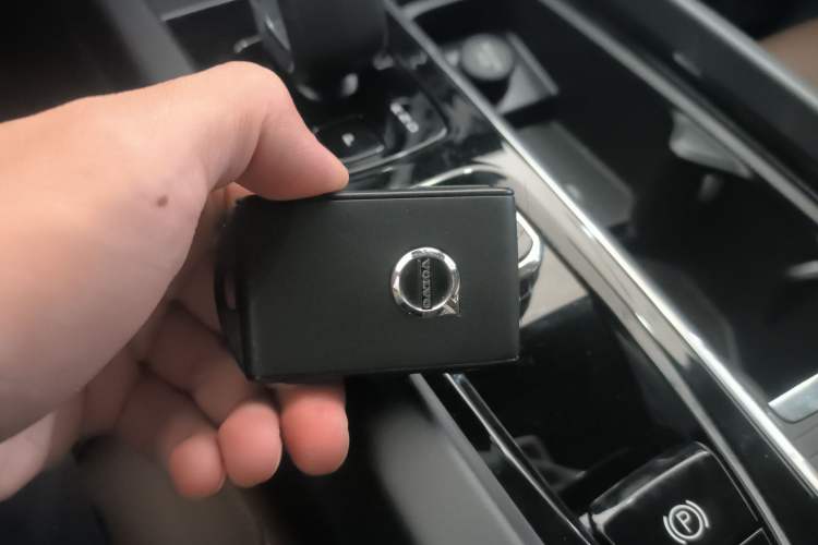 Used Volvo XC60 2024 B5 4x4 Smart Luxury Edition
