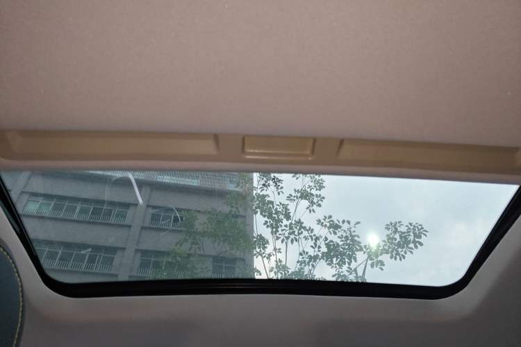 Used Roewe i5 2021 Revised Version 1.5L CVT Diamond Edition Headliner