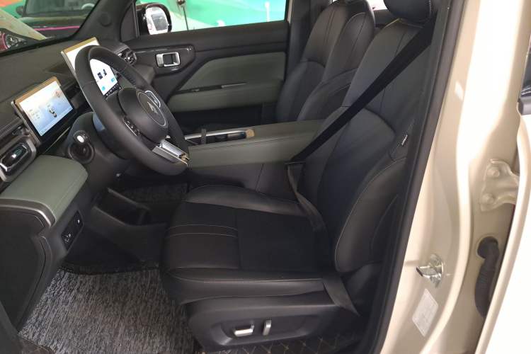 Used Baojun Spark EUV 2026 301km Flagship Edition Left Front Seat