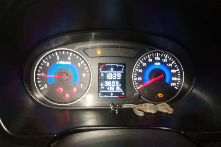 Used Dongfeng Fengon 330 2019 1.5L 330S Manual Luxury Van China VI Standard