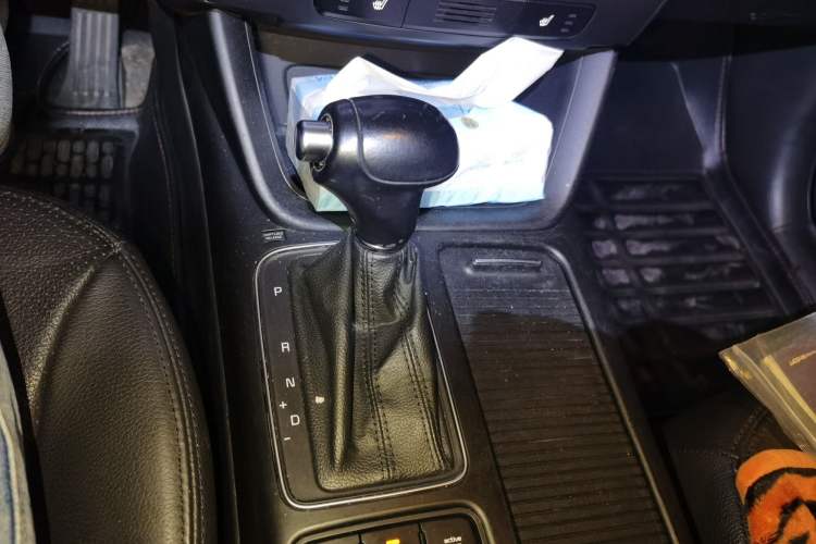 Used Kia Sorento 2013 2.4L 7-Seater Gasoline Luxury Version China IV Standard
