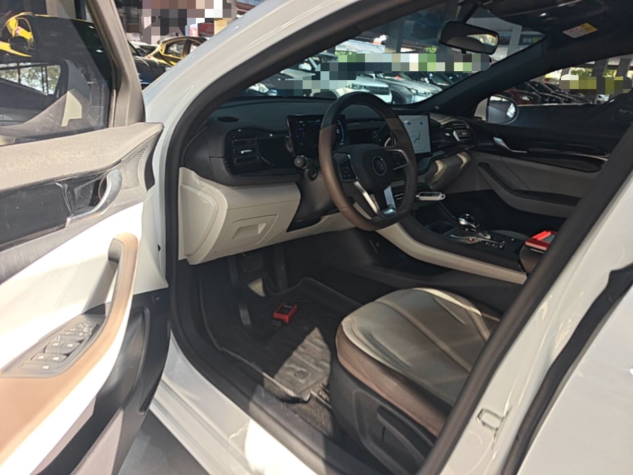 BYD Qin PLUS 2024 HONOR Edition DM-i 55KM Leading Model — снимка 18