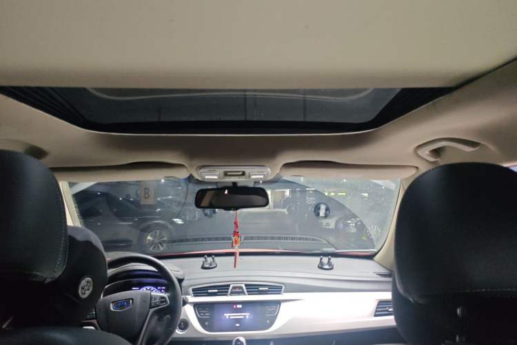 Used Geely Auto Emgrand X7 Sport 2018 1.8TD Automatic Two-Wheel Drive Smart 4G Connected Version
