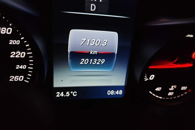 Used Mercedes-Benz GLC 2016 GLC 260 4MATIC Luxury Model