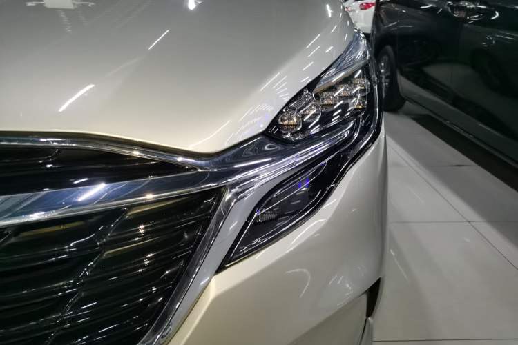 Used Buick GL8 2022 ES Landtrek 653T Luxury Edition
