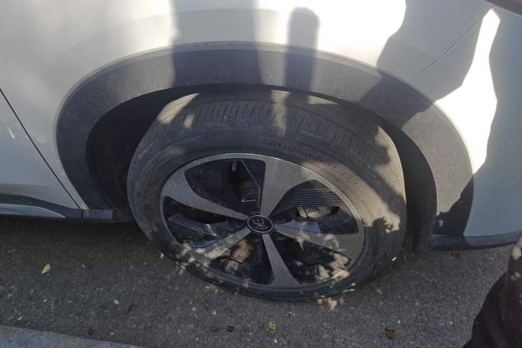 Used BYD Song PLUS New Energy 2021 DM-i 51KM Prestige Model Right Front Wheel Hub