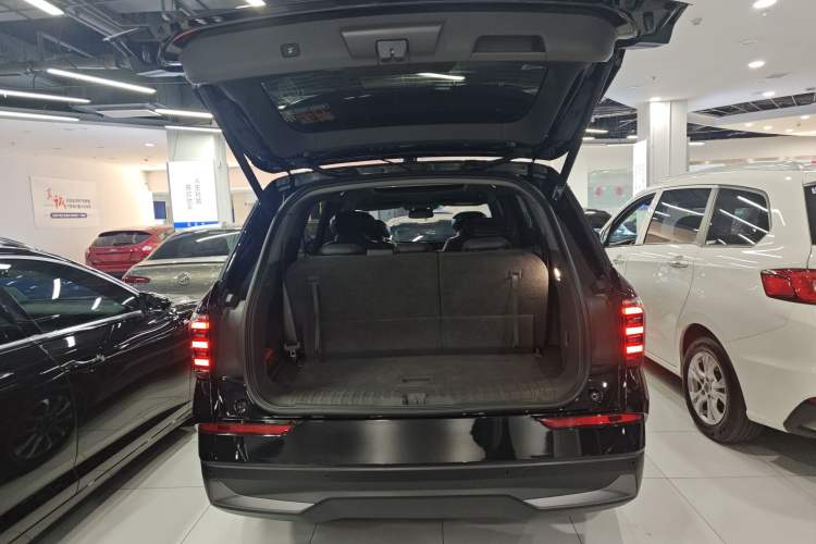 Used Ford Edge 2023 Ford Explorer L 2.0T EcoBoost Two-Wheel Drive 7-Seater Luxury Model