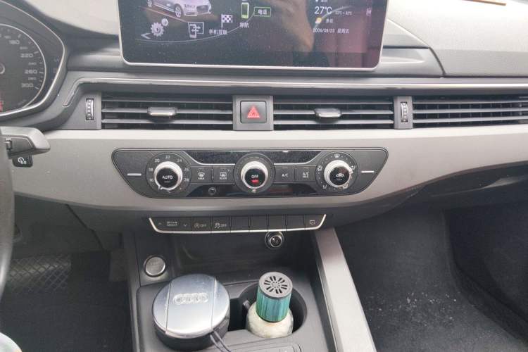 Used Audi A4L 2017 40 TFSI Ambition Edition Audio And AC Panel