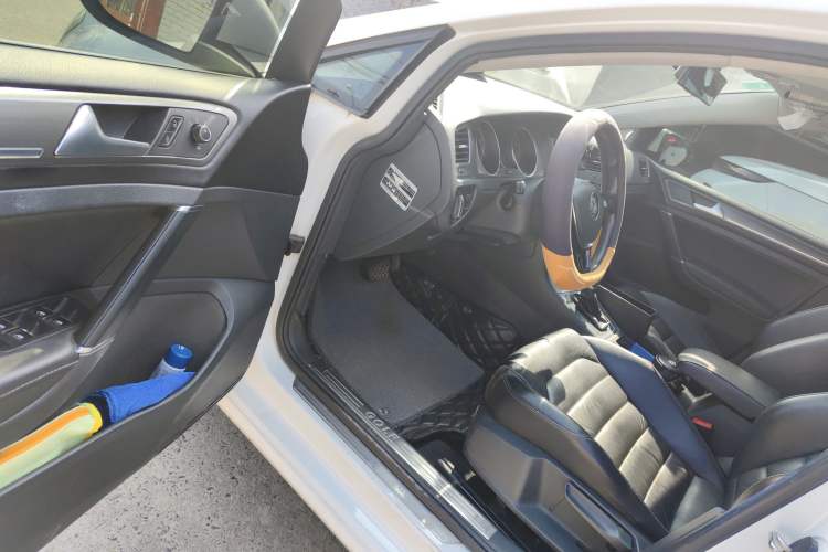 Used Volkswagen Golf 2016 230TSI Automatic Luxury Version
