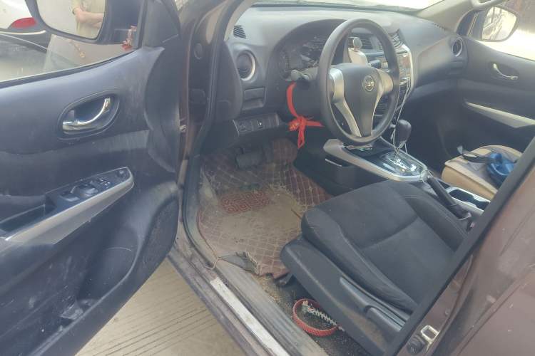 Used Nissan Navara 2017 2.5L Automatic 2WD Luxury Edition QR25 Driver Seat