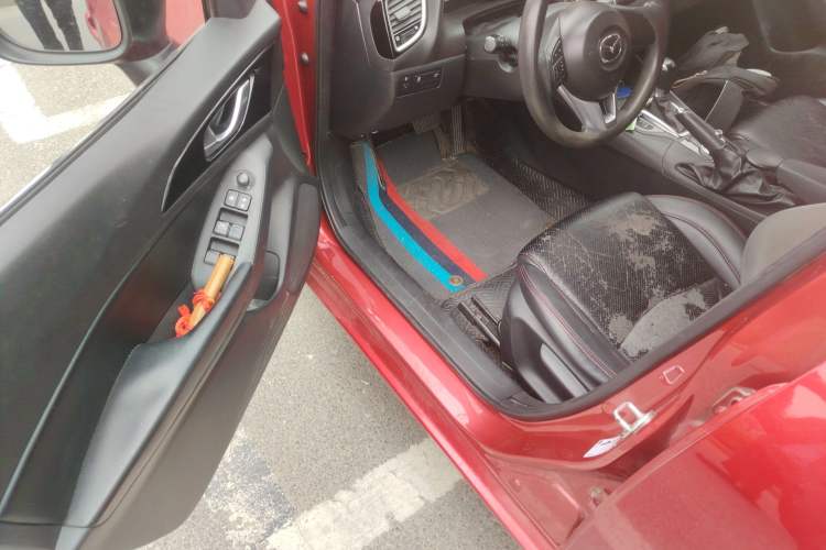 Used Mazda 3 Axela 2016 Sedan 1.5L Automatic Comfort Model Driver Seat