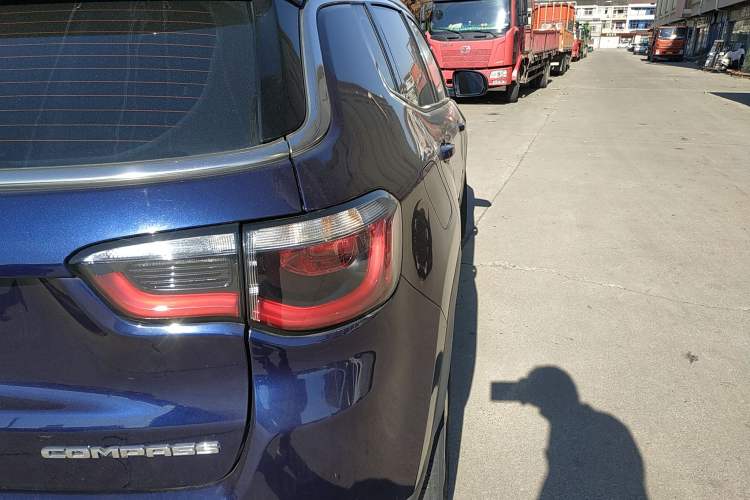 Used Jeep Compass 2020 220T Automatic Leading Edition
