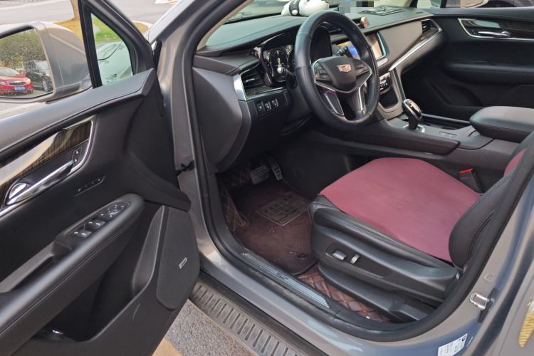 Used Cadillac XT5 2018 25T Luxury Model Driver Seat