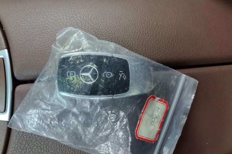 Used Mercedes-Benz E-Class 2022 Updated E 300 L Luxury Edition Vehicle Key