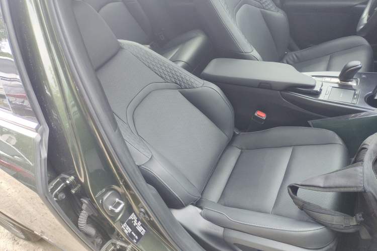 Used Lexus UX New Energy 2020 300e Pure·Joy Edition Right Front Seat