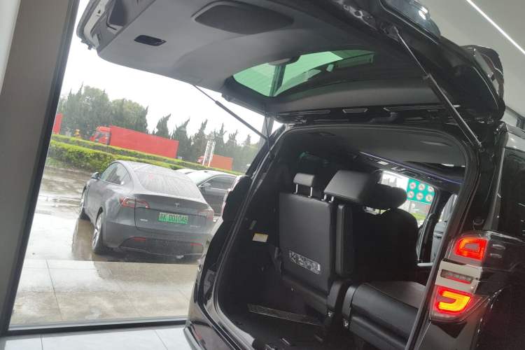 Used Toyota Vellfire 2021 Crown Dual-Engine 2.5L HV Prestige Edition Trunk