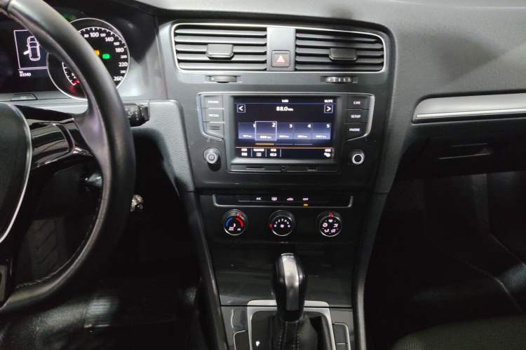 Used Volkswagen Golf 2017 230TSI Automatic Comfort Edition – Celebrating Milestone of One Million Units
