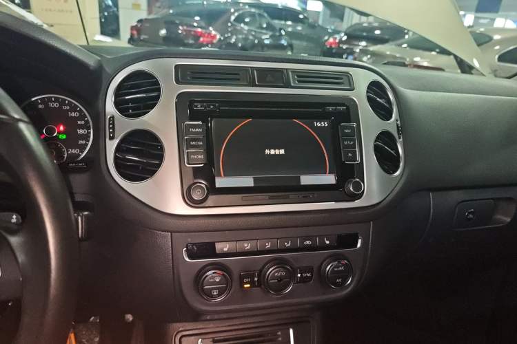 Used Volkswagen Tiguan L 2013 1.8TSI Automatic Two-Wheel Drive Luxury Model
