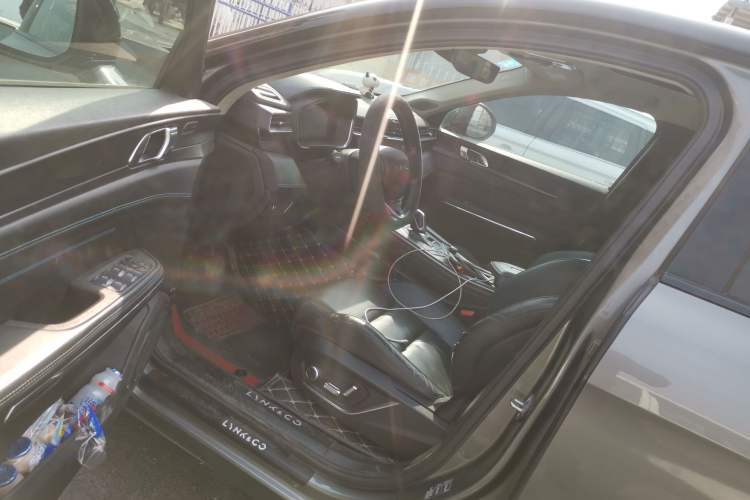 Used Lynk & Co 05 2020 2.0TD Two-Wheel Drive Shine Halo