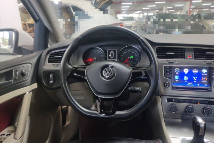 Used Volkswagen Golf 2014 1.6L Automatic Comfort Model Steering Wheel