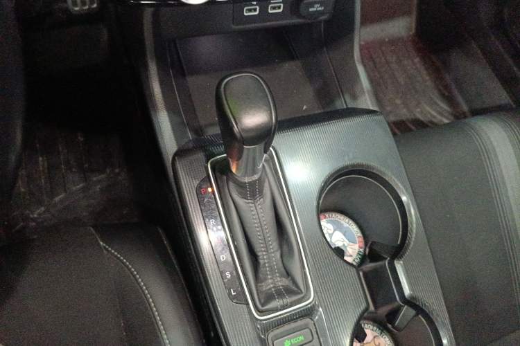 Used Honda Civic 2022 240TURBO CVT Dynamic Edition Gear Lever